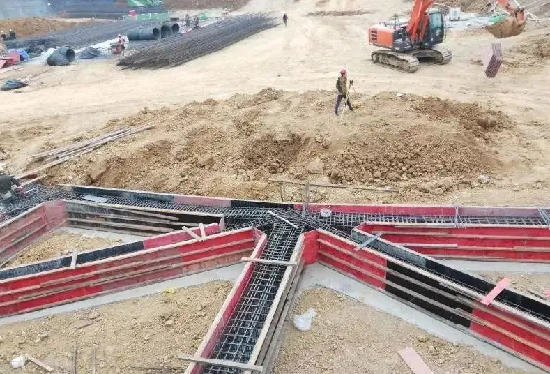 云岩深基坑梁钢筋混凝土内支撑特点
